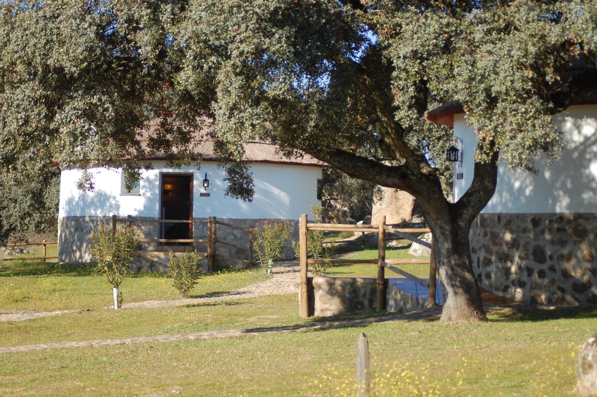La Roca de la Sierra Los Chozos De La Roca מראה חיצוני תמונה